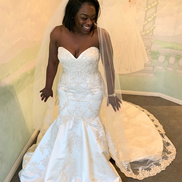 Kenneth Winston Satin mermaid gown with corset - Picture 4 of 4